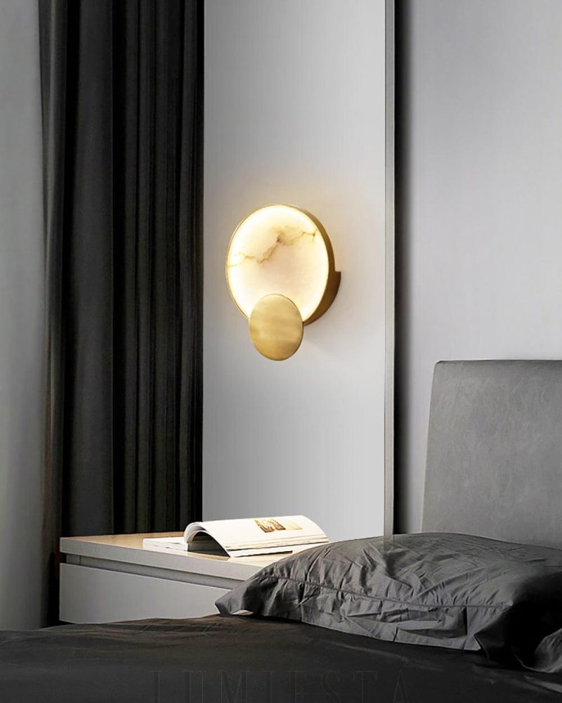 Lampa ścienna z marmuru w stylu nowoczesnym złota i biała