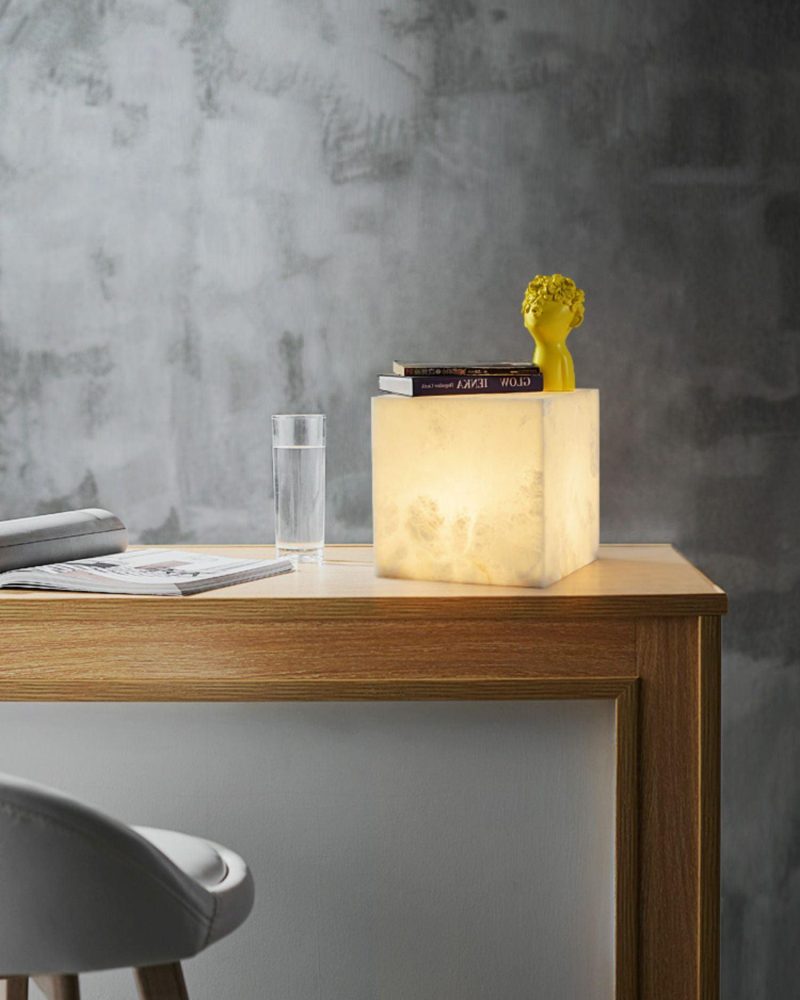 Lampa stołowa Alabastrowa w kształcie sześcianu 20cm 30cm