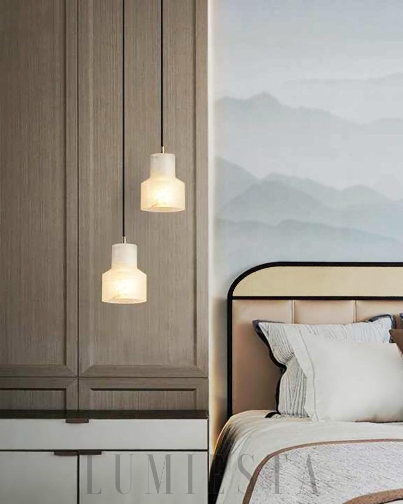 Nowoczesna lampa wisząca Millson z alabastru 12cm mosiądzowa