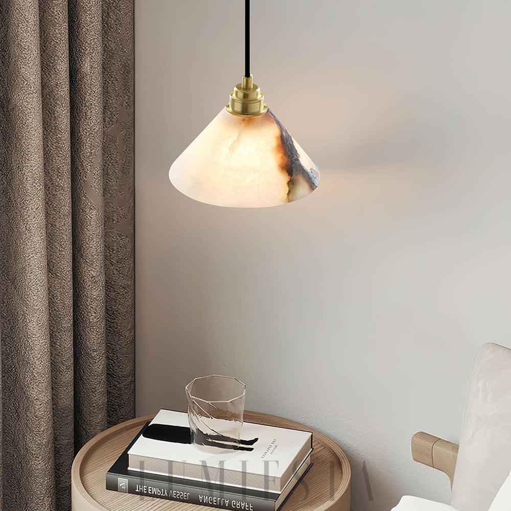 Lampa wisząca stożkowa z alabastru w kolorze mosiądzu 18cm