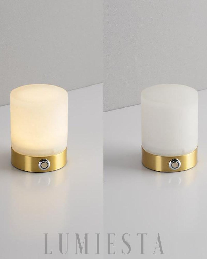 Lampa Stołowa Cylindryczna z Alabastru w Mosiężnej Obudowie