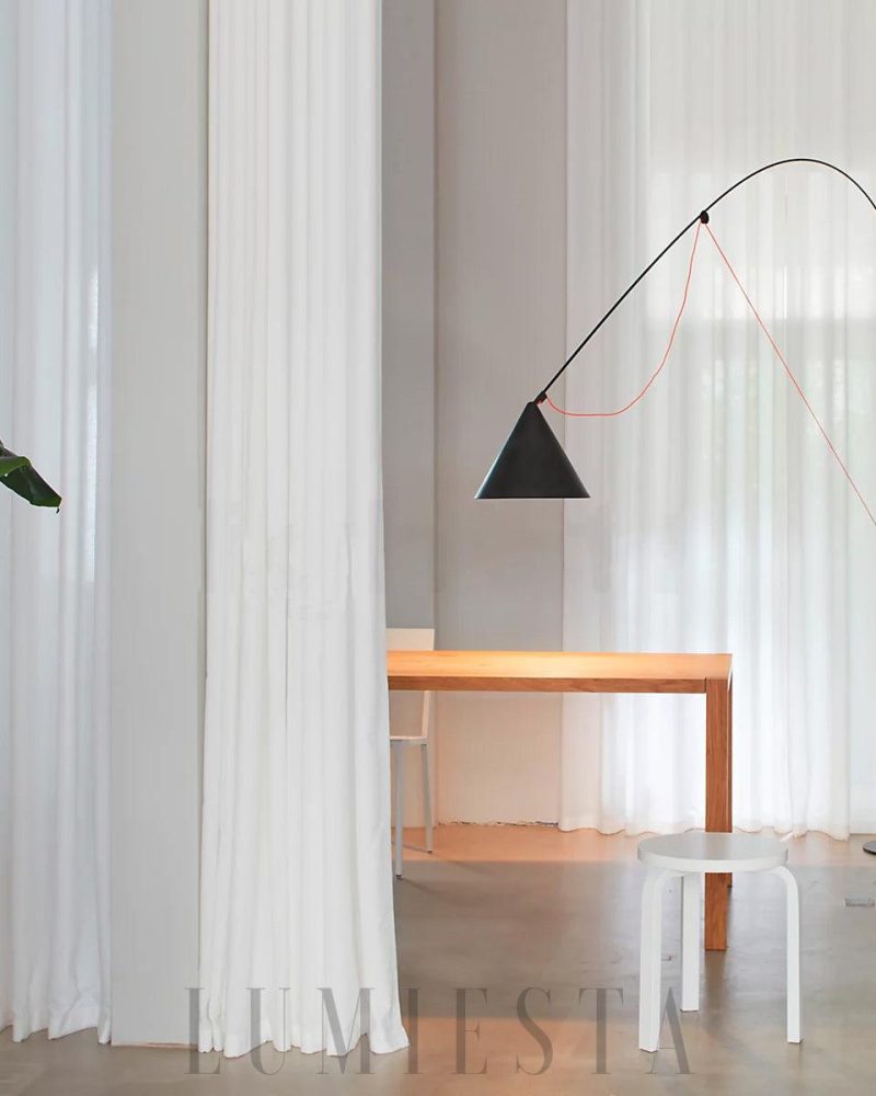 Lampa Podłogowa AYNO Czarna Styl Minimalistyczny 135cm