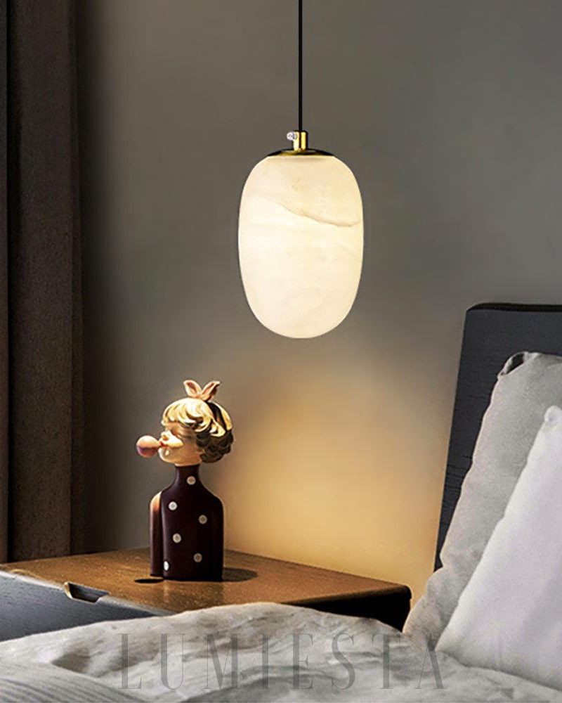 Lampa wisząca Alabaster w kształcie kamienia z mosiądzu 10x15cm