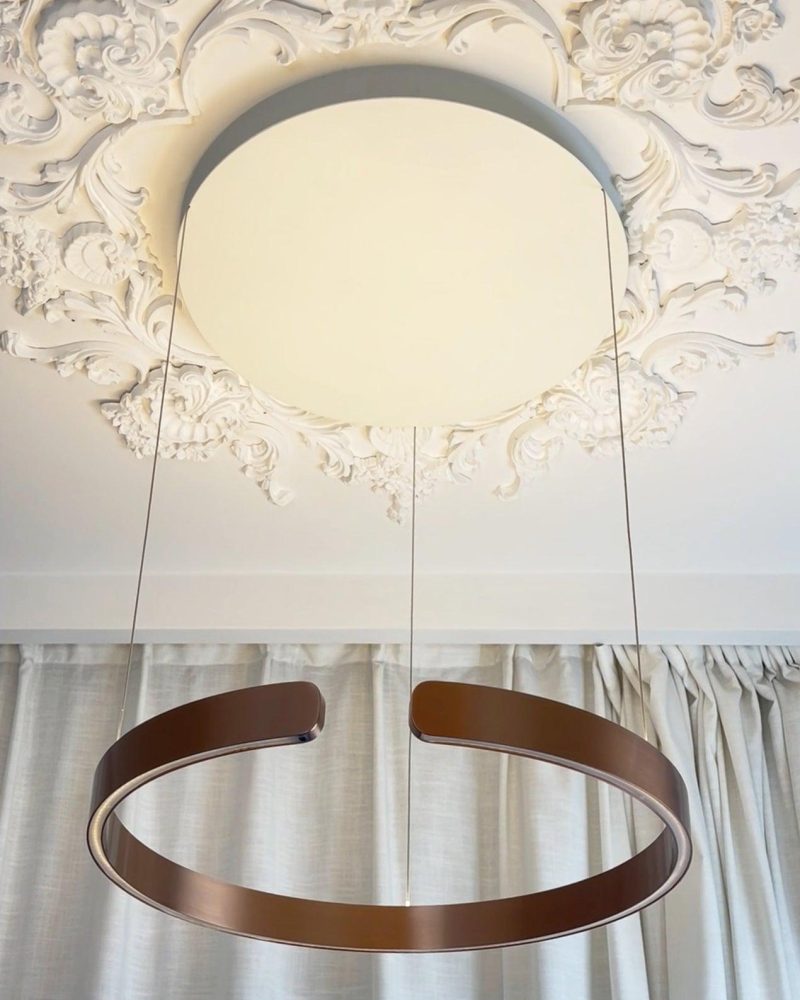 Elegancka lampa wisząca okrągła z nowoczesnym stylem