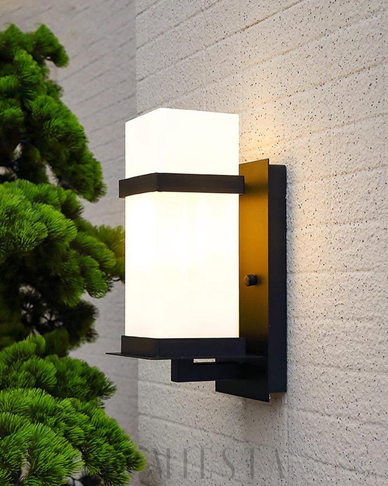 Lampa ścienna zewnętrzna Glass Mcdade kwadratowa czarna 32cm