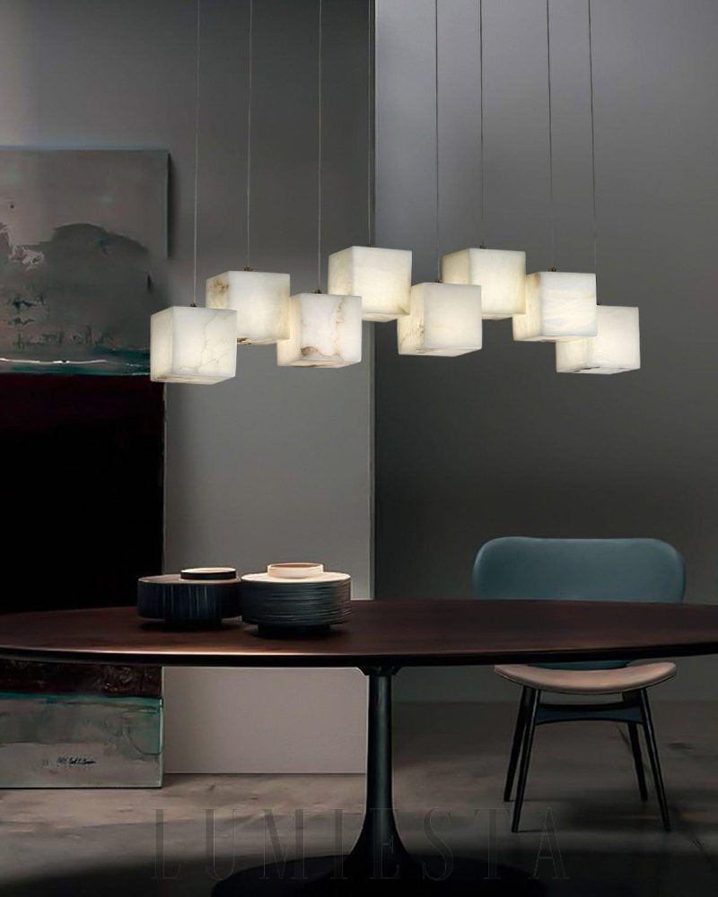 Lampa wisząca z alabastru w minimalistycznym stylu