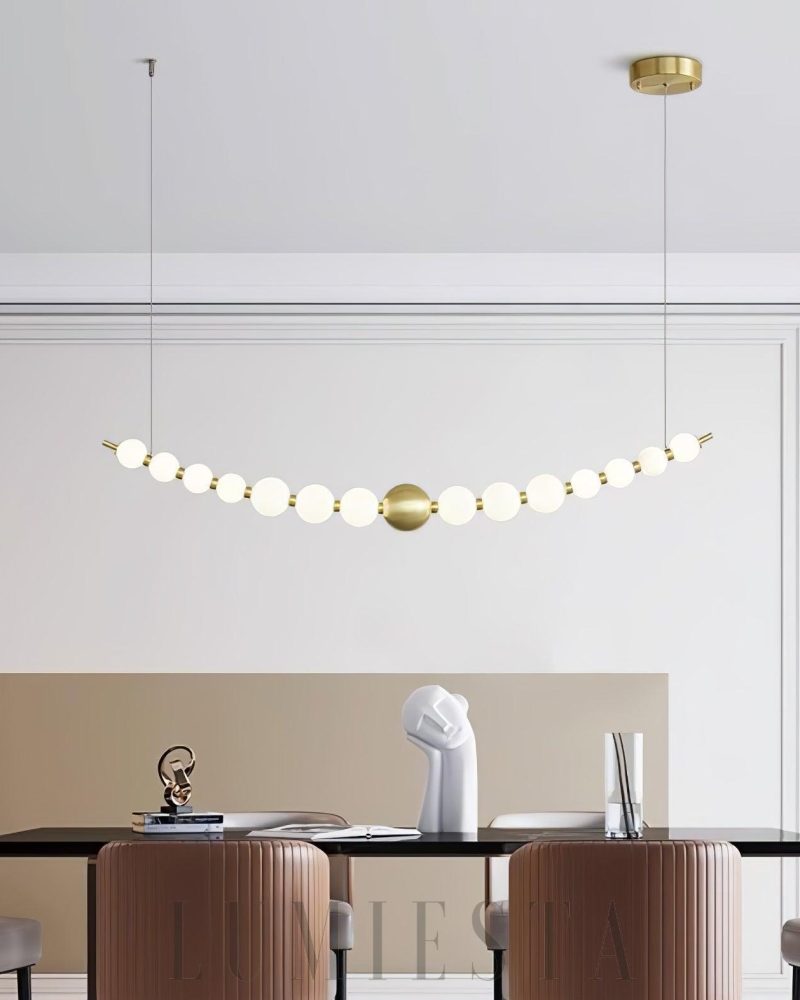 Lampa wisząca Pearl Chain w mosiężnym stylu z akrylowymi kulami