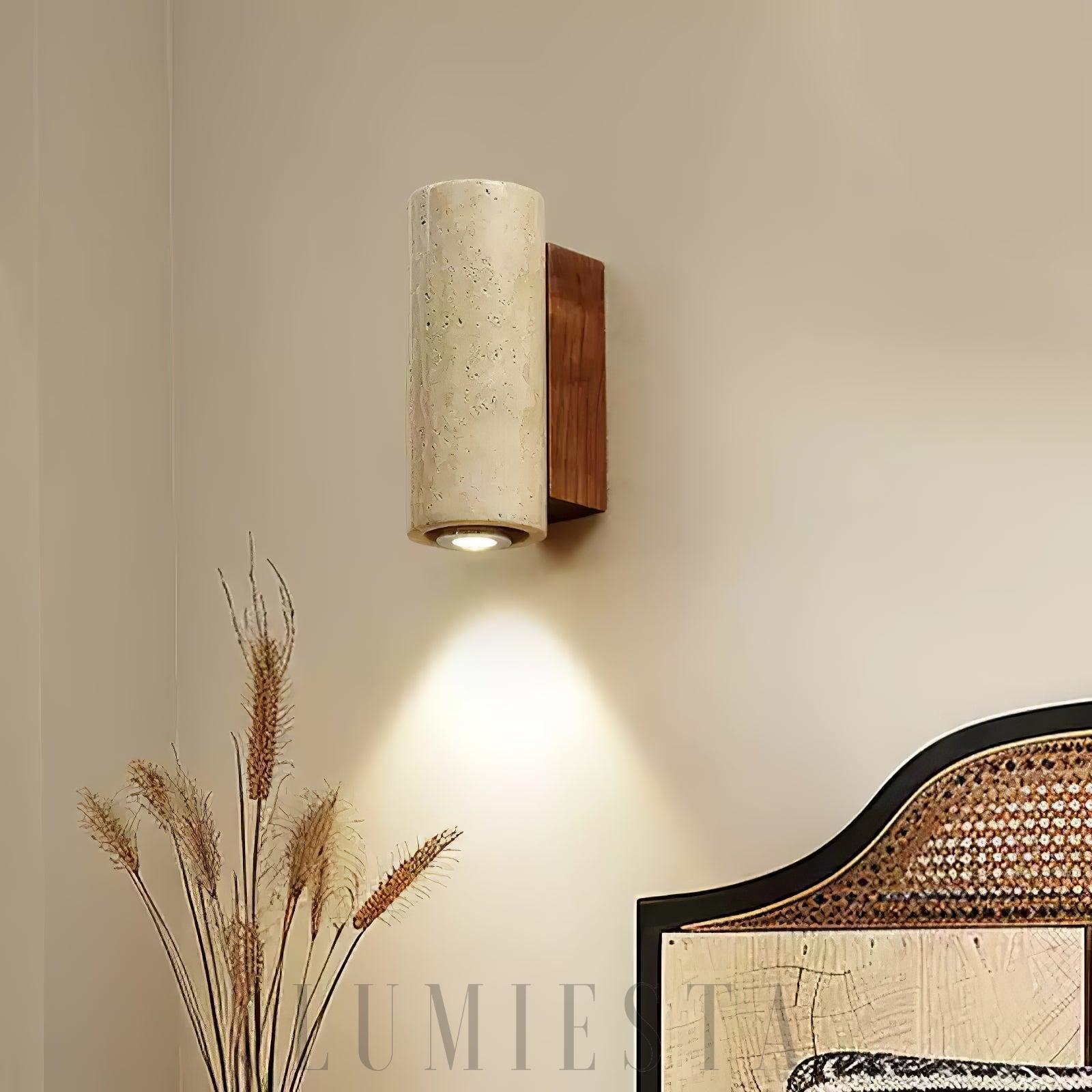 Lampa ścienna kolumna z travertynu w stylu minimalistycznym