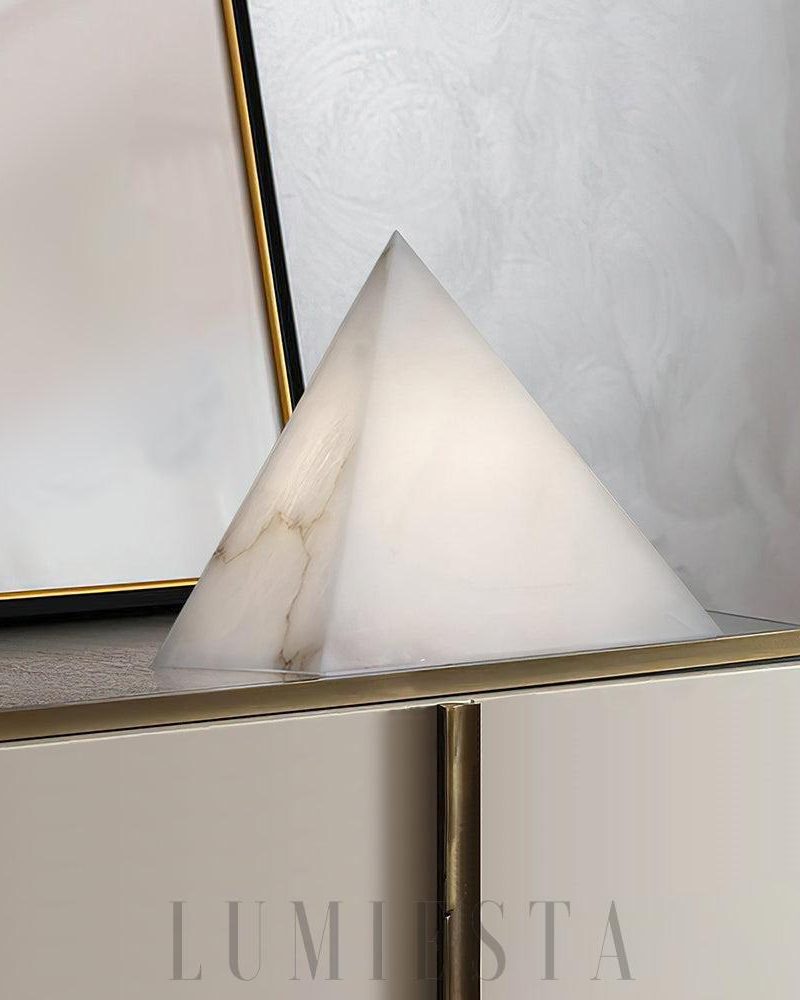 Lampa stołowa w kształcie piramidy z alabastru 20cm biały