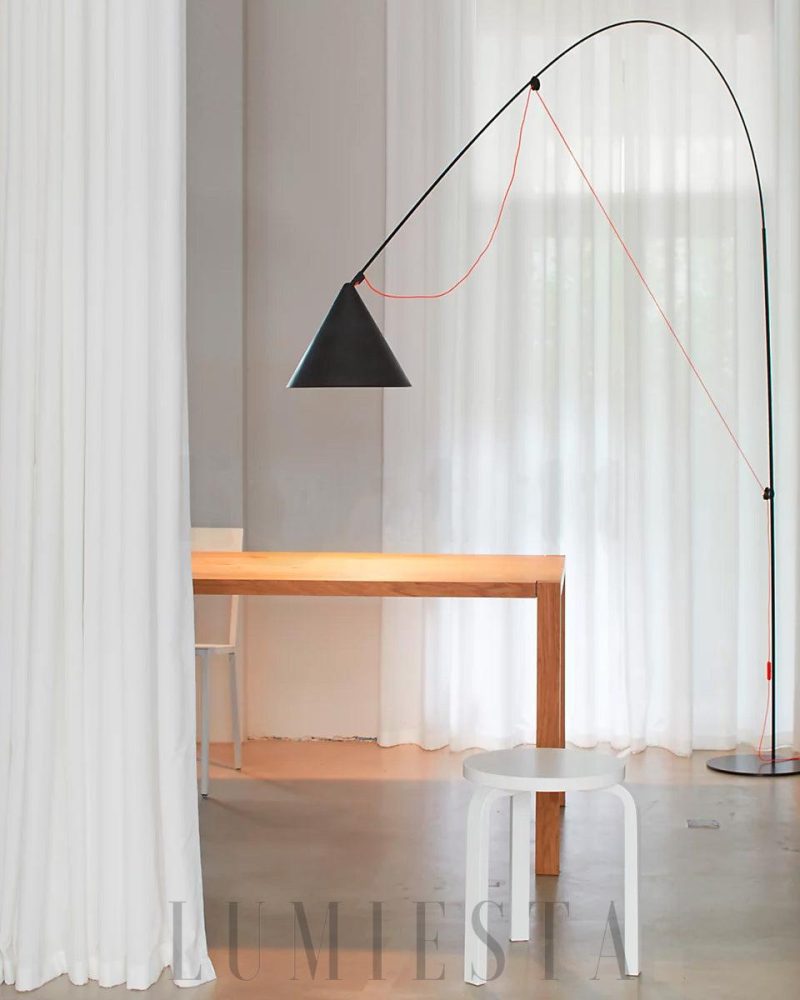 Lampa Podłogowa AYNO Czarna Styl Minimalistyczny 135cm
