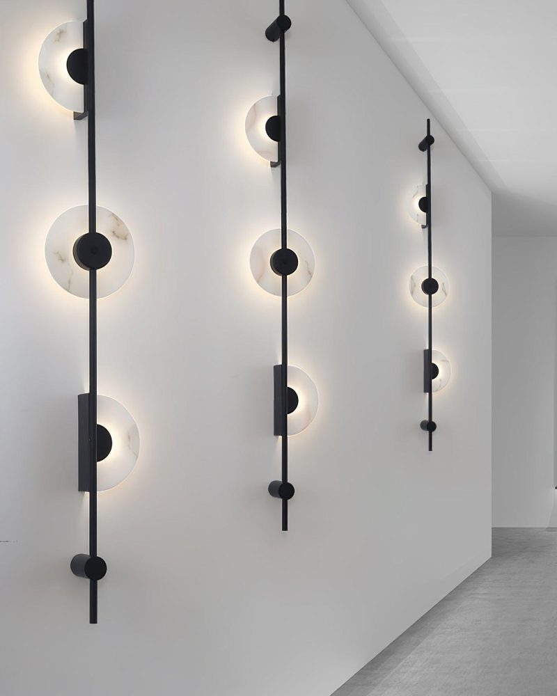 Lampa ścienna Alabaster w stylu minimalistycznym z metalu