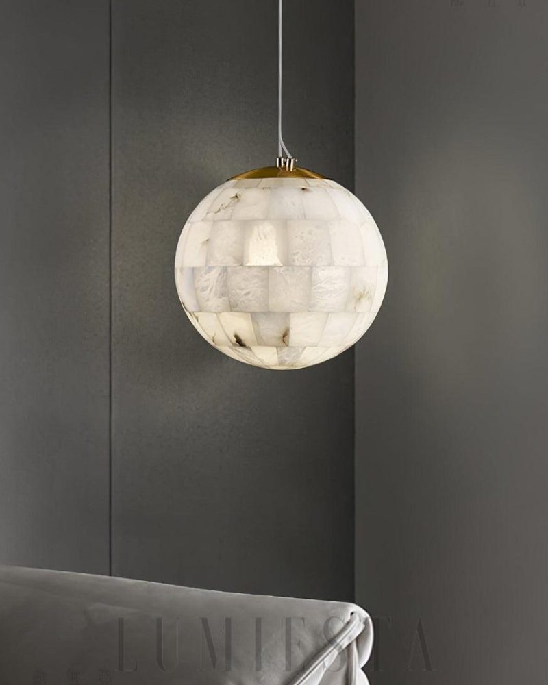 Lampa wisząca Alabaster w kształcie kuli złota i biała
