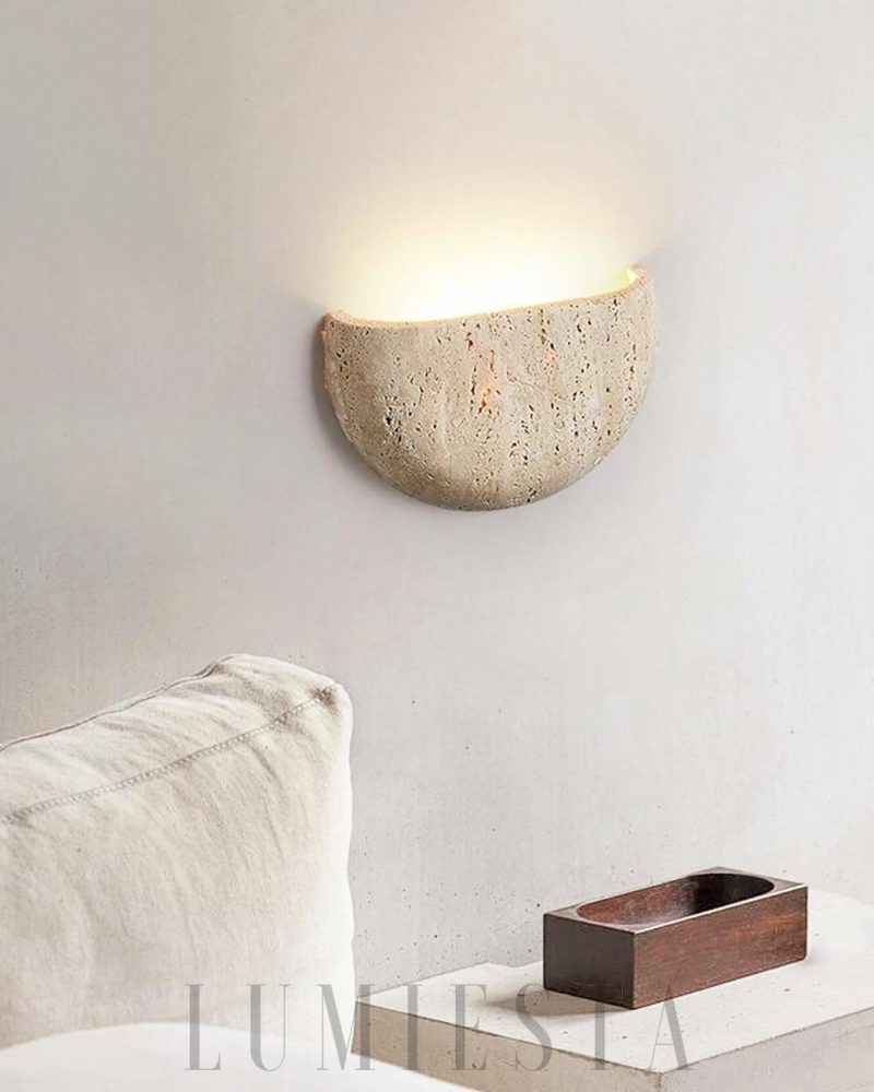 Beżowa lampa ścienna Arc Bowl z travertynu 20cm elegancja