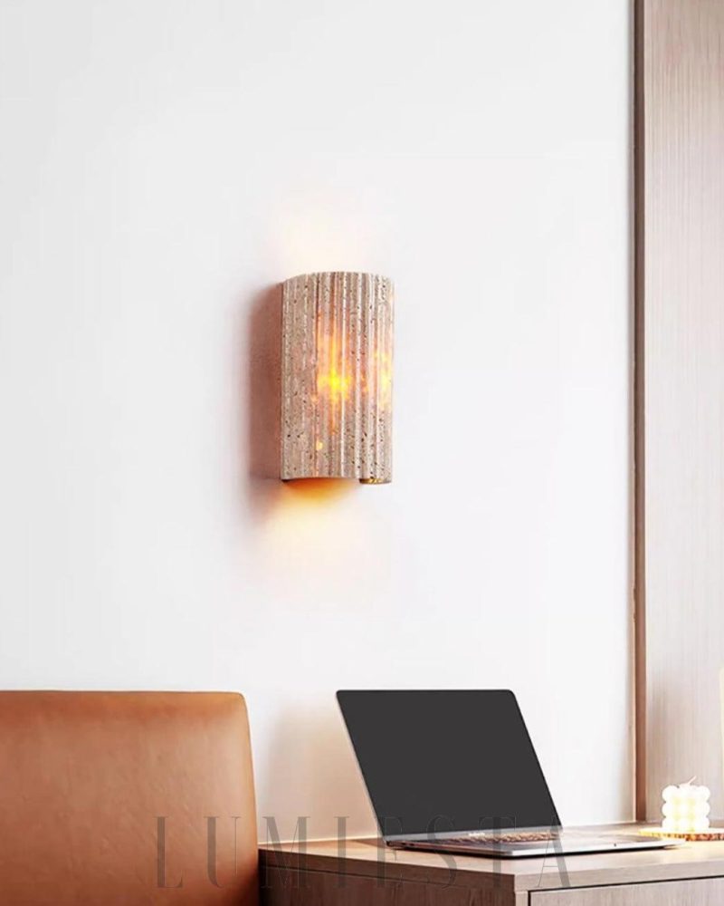 Lampa Ścienna Beżowa w Kształcie Półcylindra z Travertynu