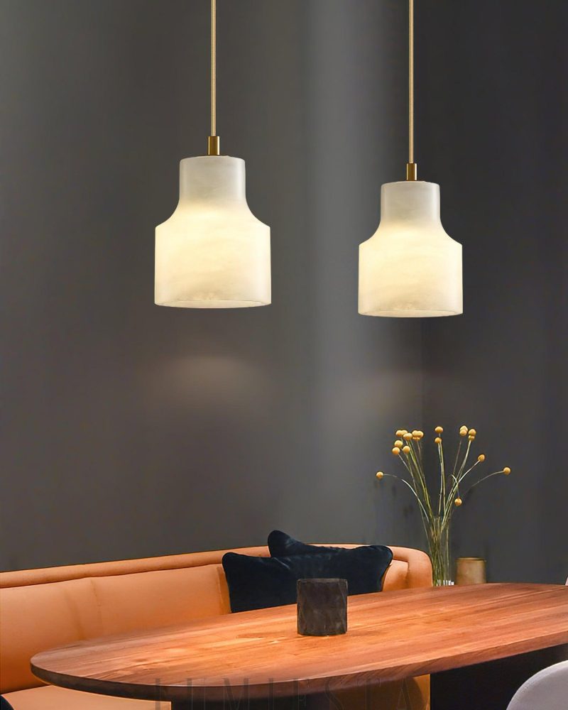 Nowoczesna lampa wisząca Millson z alabastru 12cm mosiądzowa