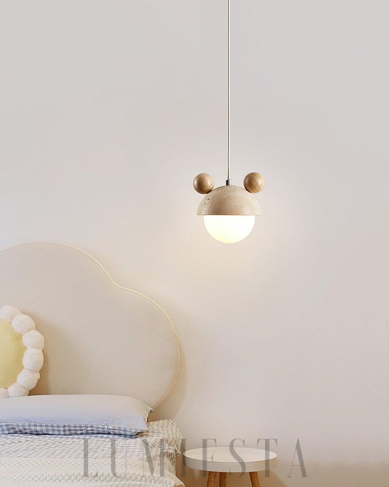 Lampa wisząca Domiere z travertynu i drewnianymi akcentami