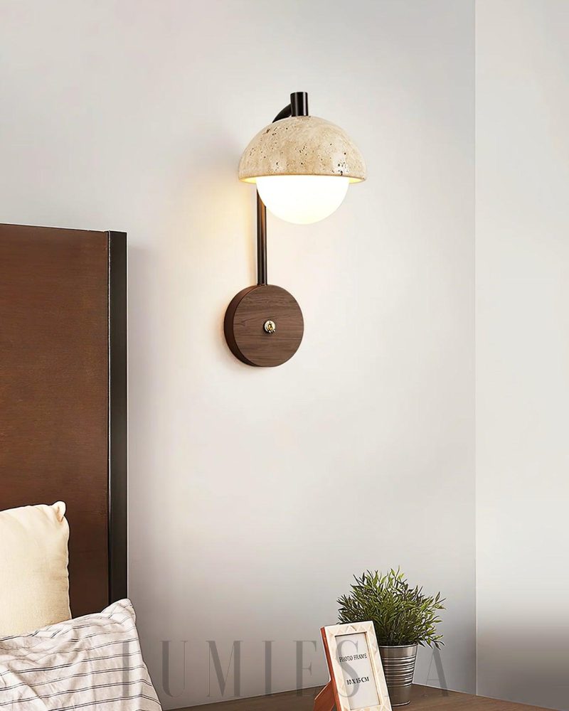 Lampa ścienna Travertine Wella w stylu nowoczesnym z drewna orzechowego