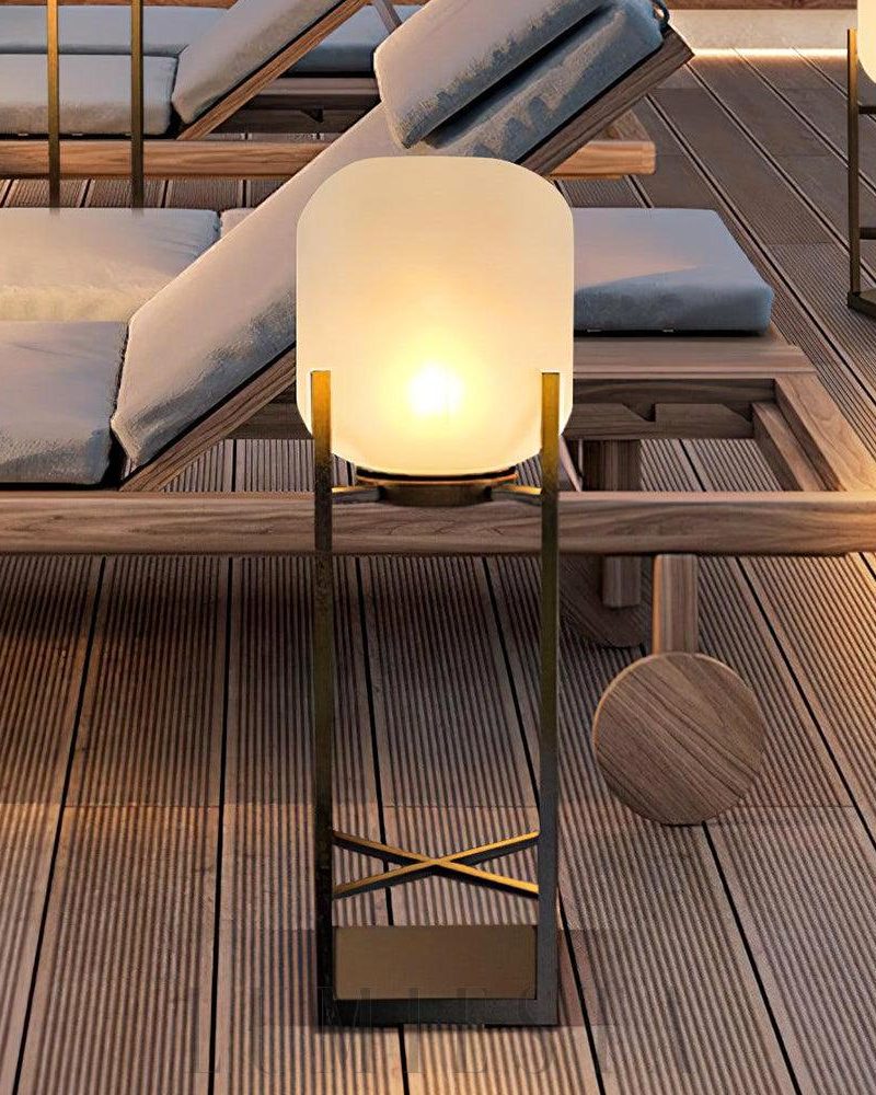 Nowoczesna lampa podłogowa w stylu latarni do ogrodu
