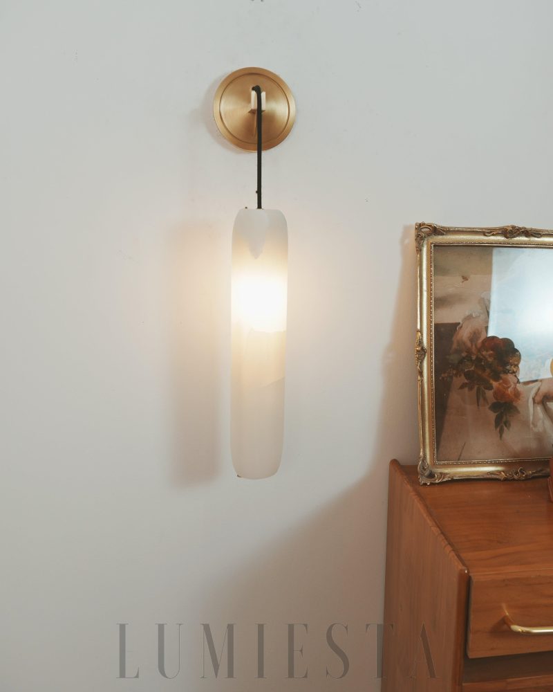Lampa ścienna Alabaster Flute złota z alabastru 38 cm