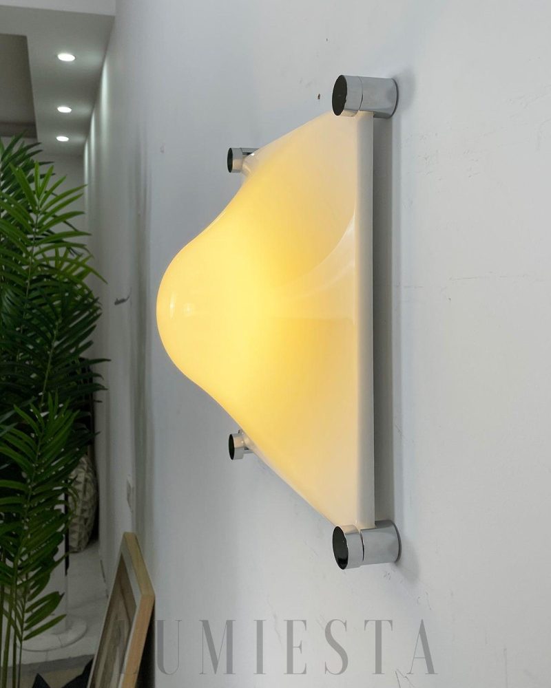 Lampa ścienna Acrylic Bolla w kształcie eleganckiej kuli