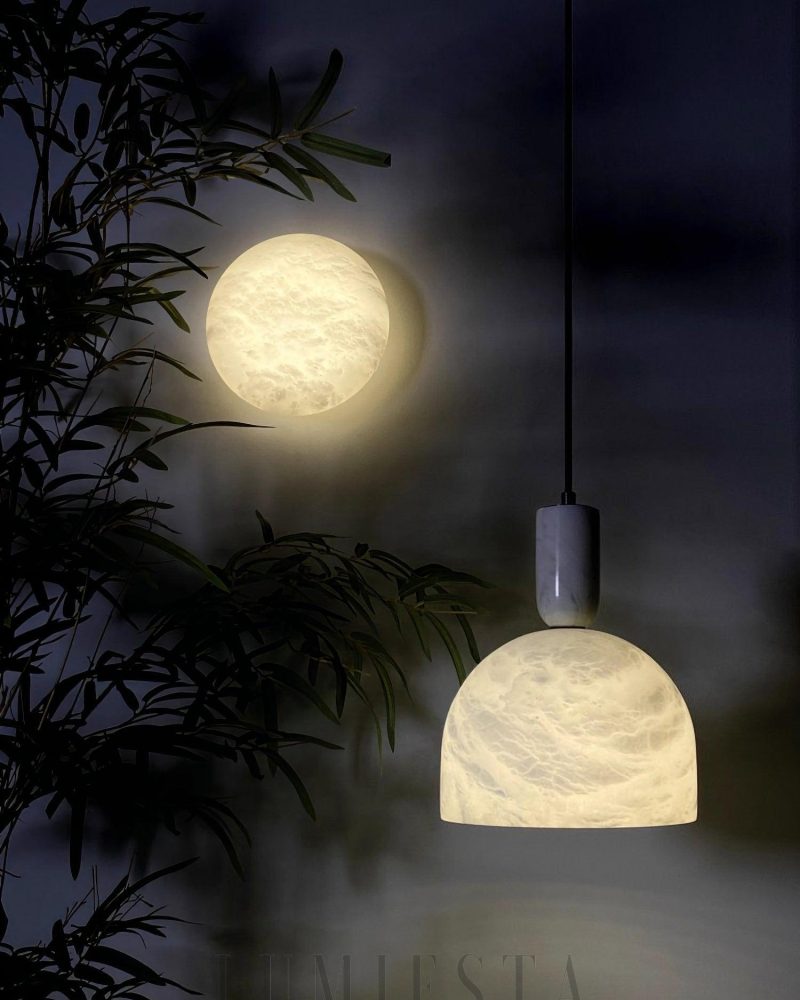 Lampa ścienna z marmuru hiszpańskiego w mosiężnej oprawie