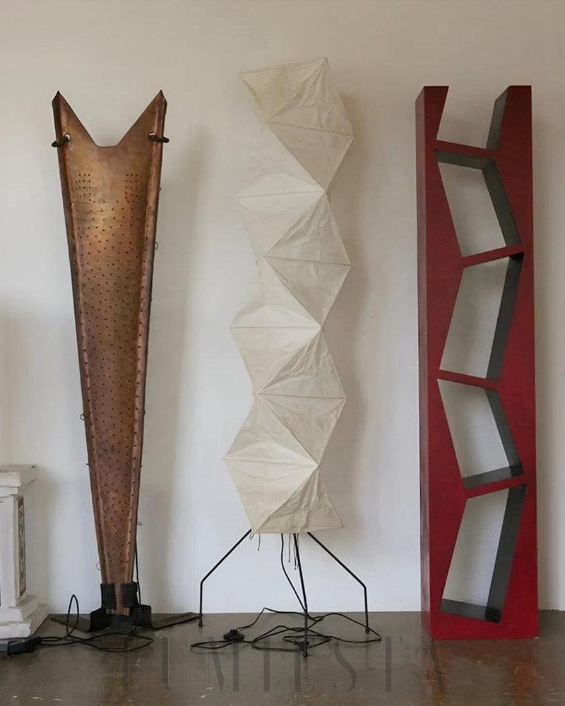 Lampa podłogowa Akari UF4-L8 w minimalistycznym stylu