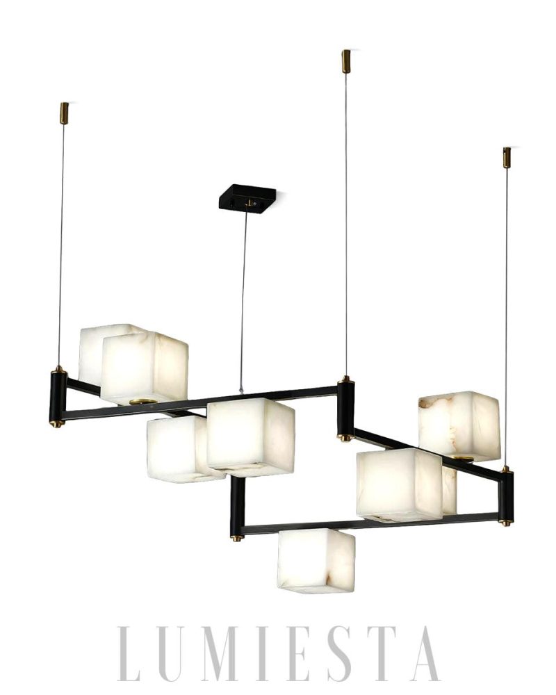 Lampa wisząca Alabaster kwadratowa z mosiężnymi detalami