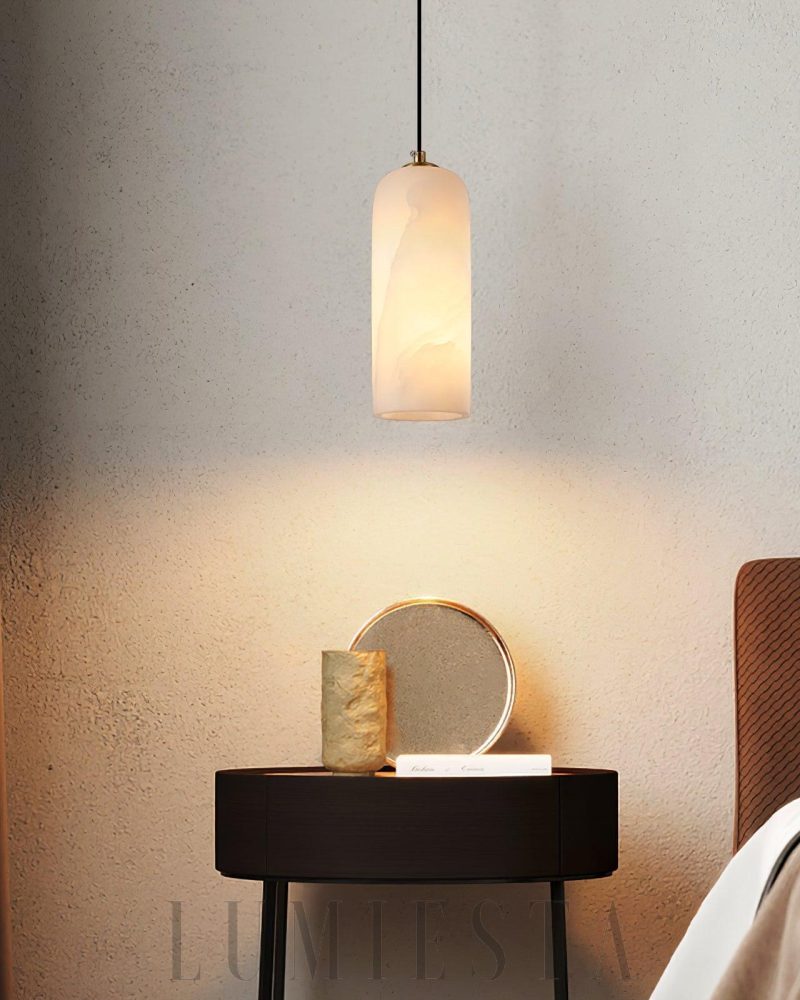 Lampa wisząca Monty w stylu mid-century z alabastrowym kloszem