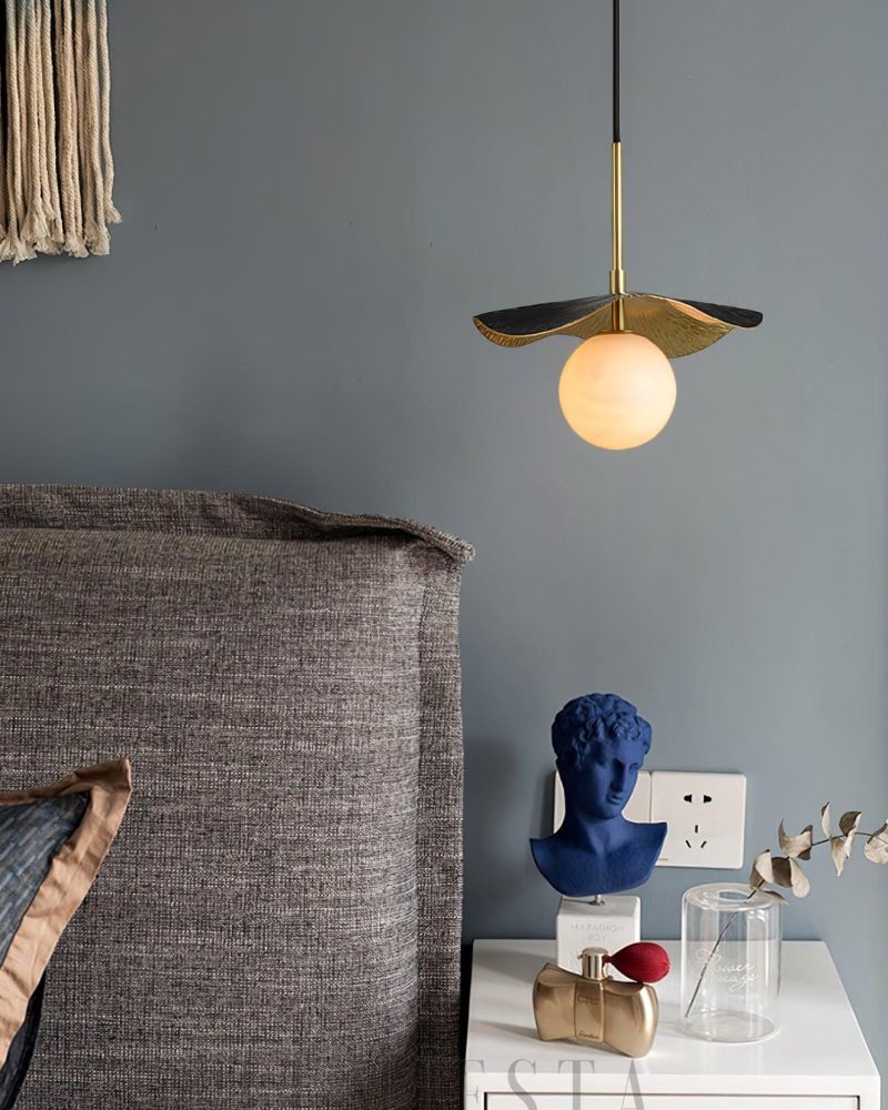 Lampa wisząca Alabaster Montera Mosiądz z eleganckim kloszem