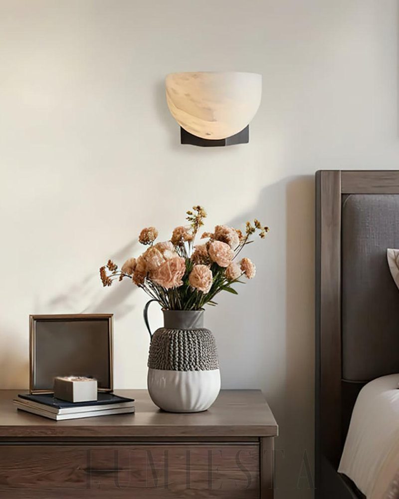 Lampa ścienna alabastrowa hemisferyczna w stylu nowoczesnym