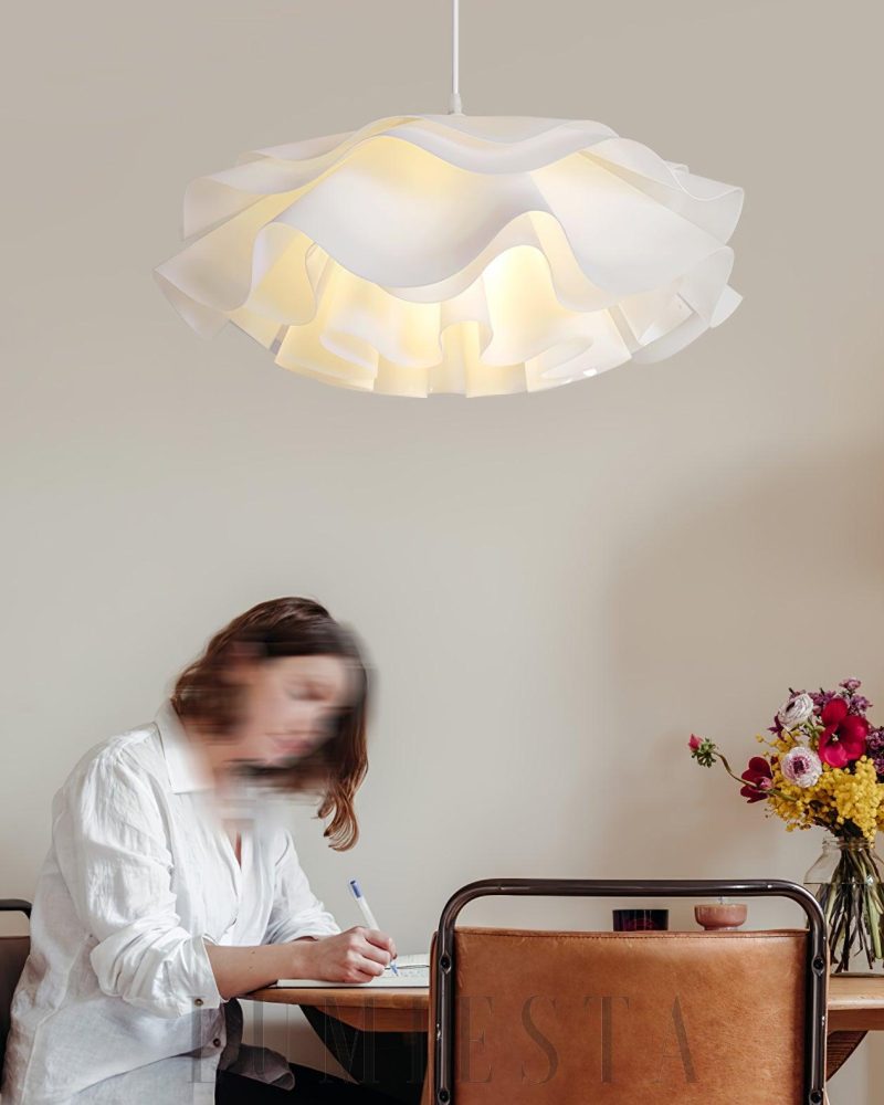 Lampa wisząca w kształcie kwiatu Biała elegancja do wnętrz