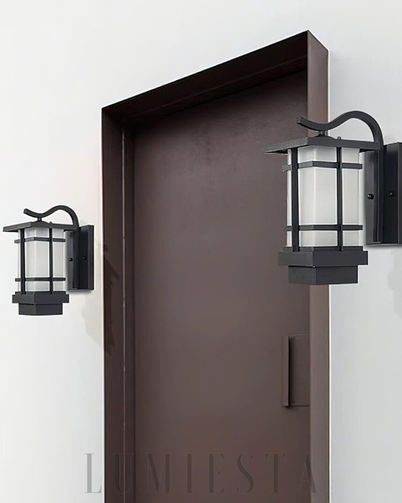 Lampa ścienna Madison w stylu latarni z dekoracyjną kratką