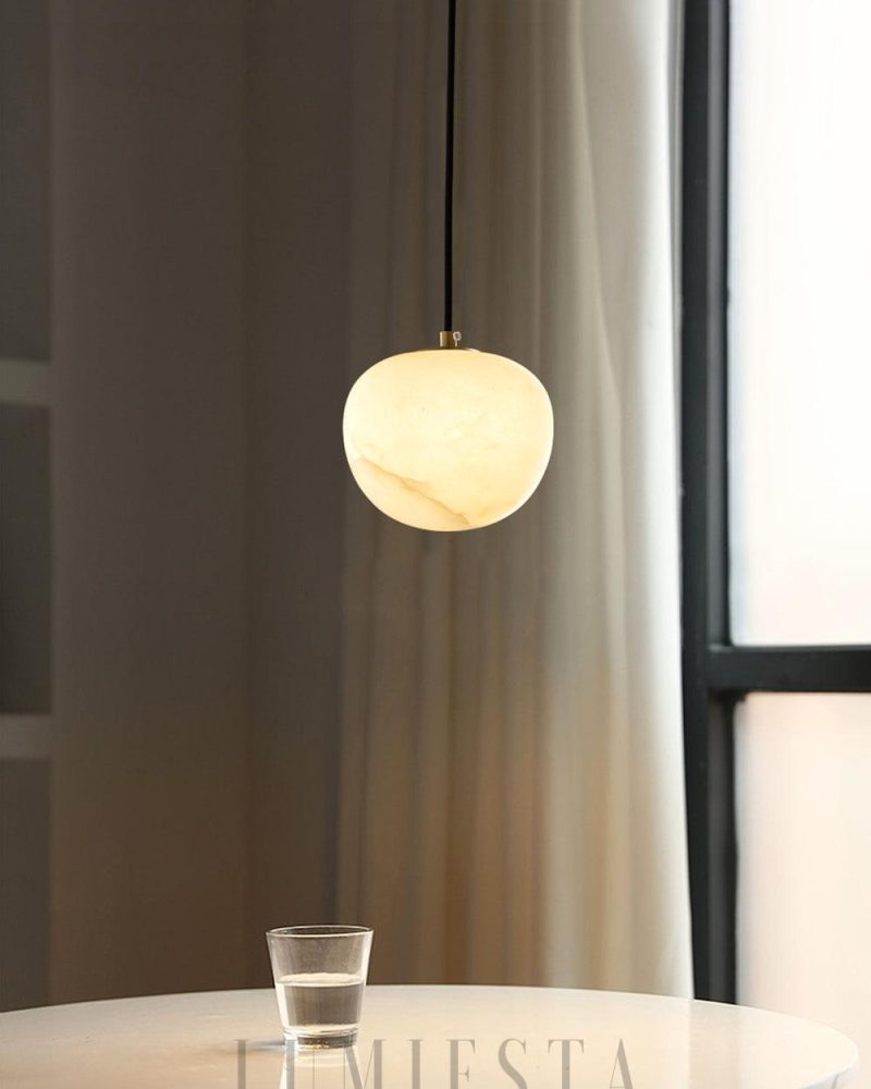 Nowoczesna okrągła lampa wisząca z alabastru biała złota 15cm