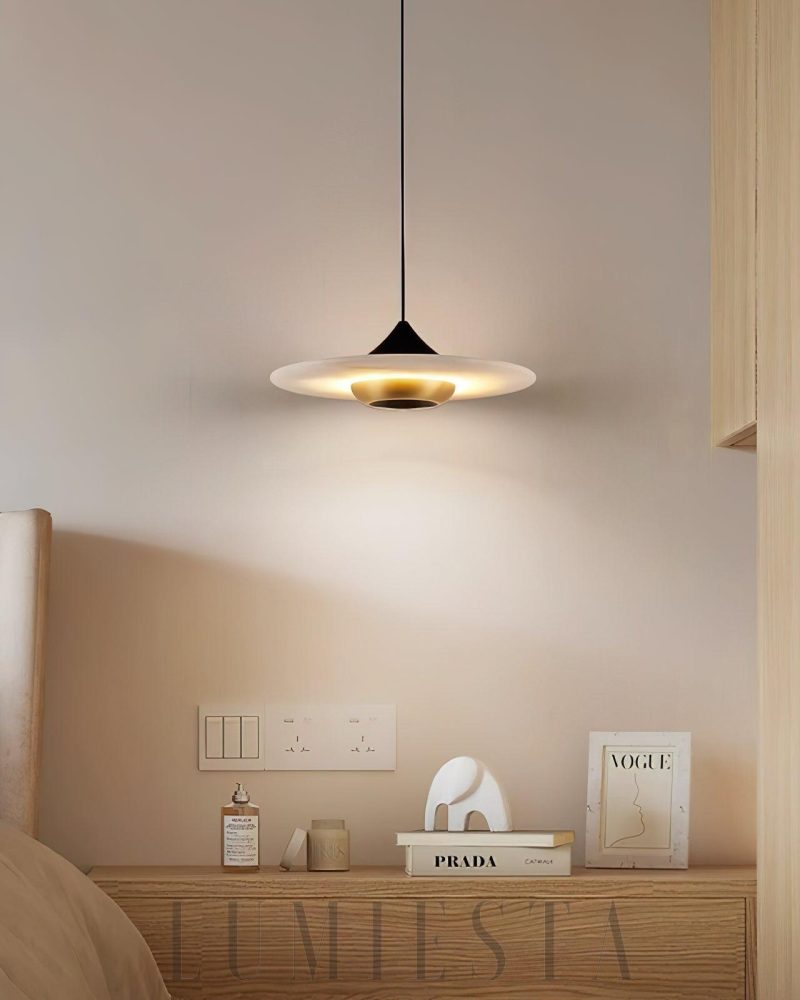 Lampa wisząca Flying Saucer z alabastru w kolorze złotym i czarnym