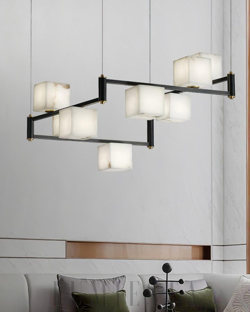 Lampa wisząca Alabaster kwadratowa z mosiężnymi detalami