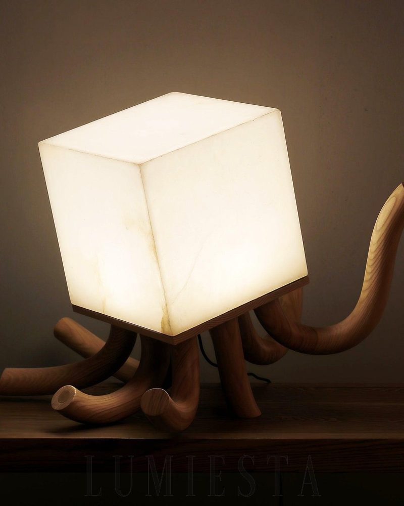 Lampa stołowa Alabaster Octavia w stylu rzeźby z drewna