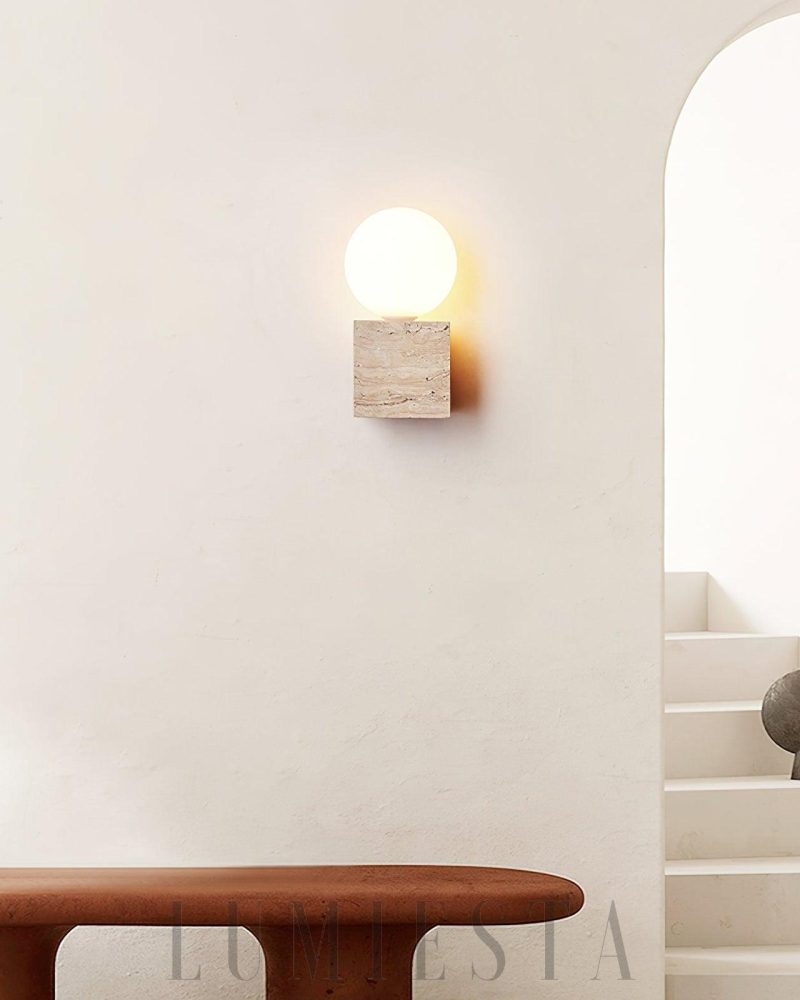 Lampa ścienna Cube Stone z beżowego trawertynu 10x20 cm