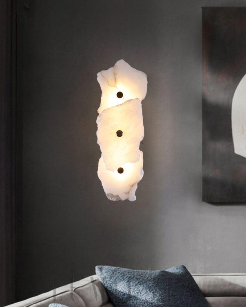 Lampa ścienna Petra Złota z Białym Alabastrem dla Eleganckiego Wnętrza