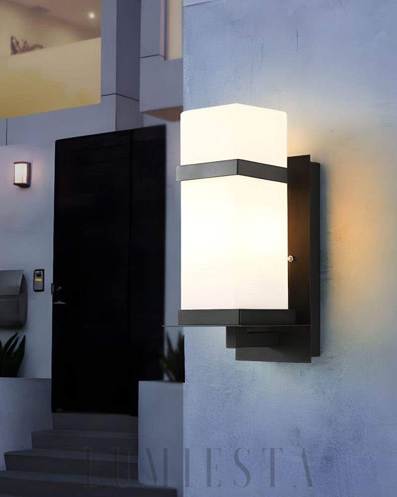 Lampa ścienna zewnętrzna Glass Mcdade kwadratowa czarna 32cm