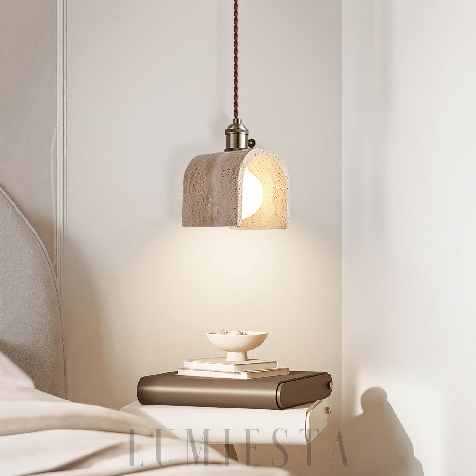 Lampa wisząca Alagusmo z travertynu w stylu minimalistycznym