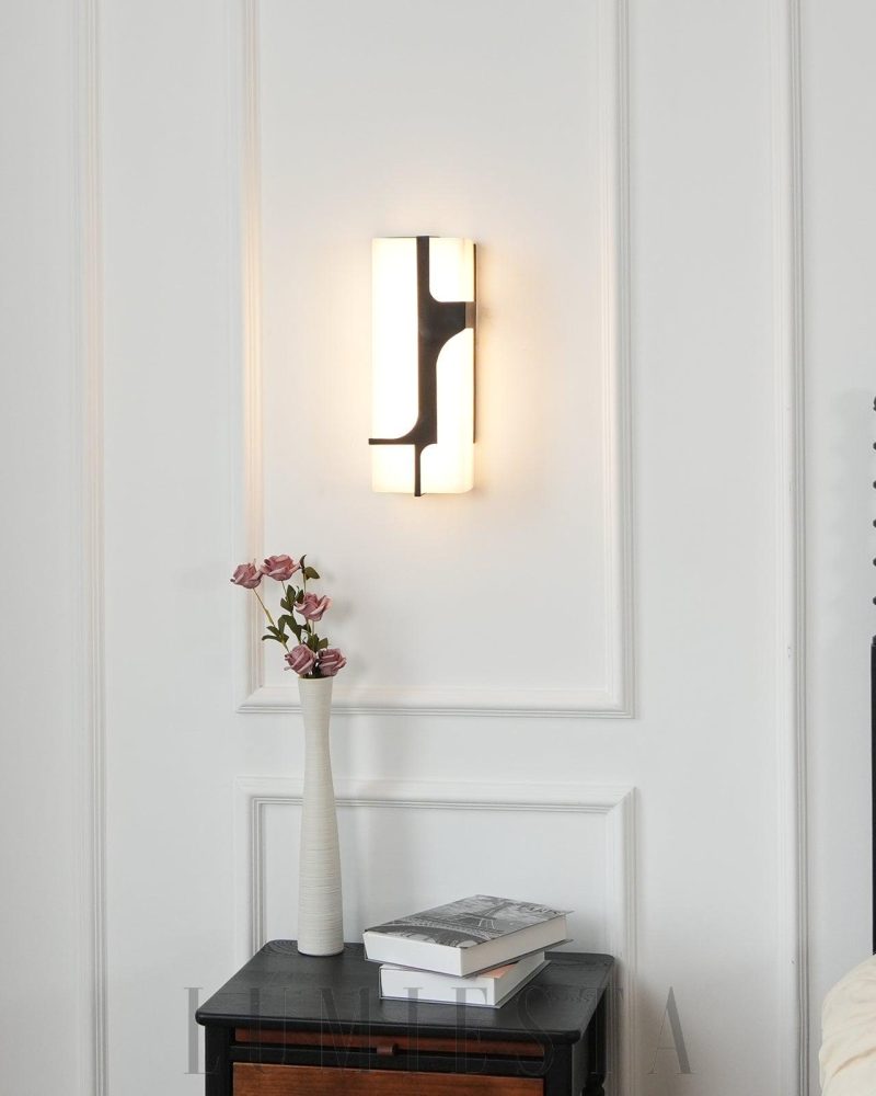 Lampa ścienna Alabaster Ariel w stylu nowoczesnym mosiądzowym