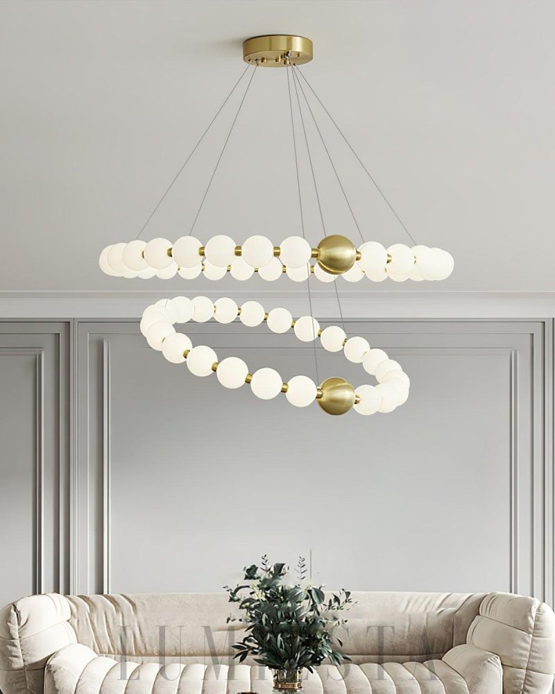 Lampa wisząca z akrylowymi perłami w kolorze mosiądzu