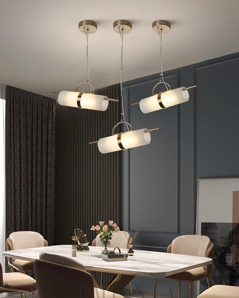 Mini lampa wisząca cylindryczna z alabastru w kolorze mosiądzu
