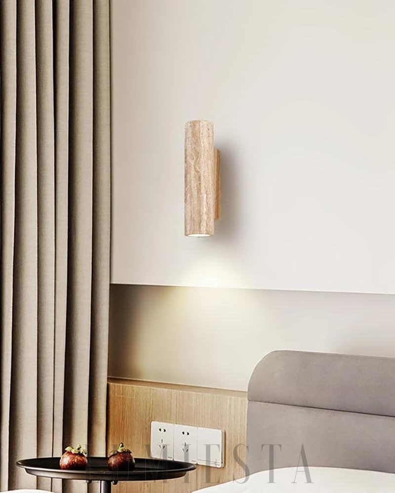 Lampa ścienna kolumna z travertynu w stylu minimalistycznym