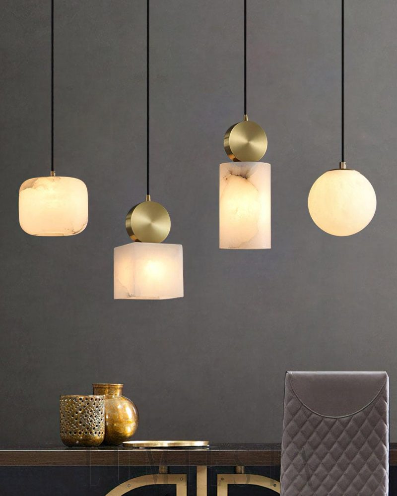 Lampa wisząca Etrusca mosiężna z alabastrowym kloszem 12cm