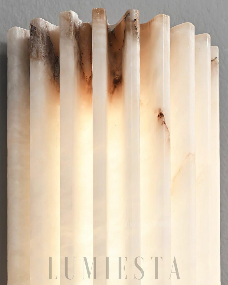 Lampa ścienna Alabaster Alvia w stylu nowoczesnym biała