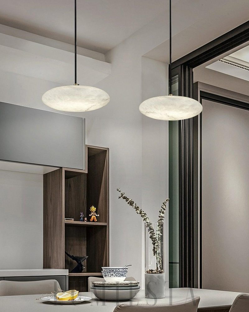 Lampa wisząca TONGOTDI okrągła z marmurowym kloszem w mosiądzu