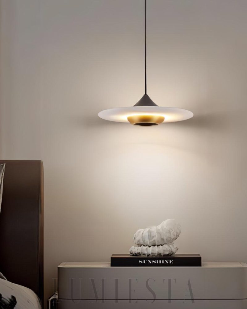 Lampa wisząca Flying Saucer z alabastru w kolorze złotym i czarnym