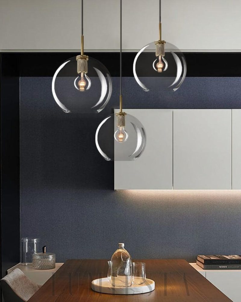 Lampa wisząca szklana w mosiężnej oprawie styl industrialny
