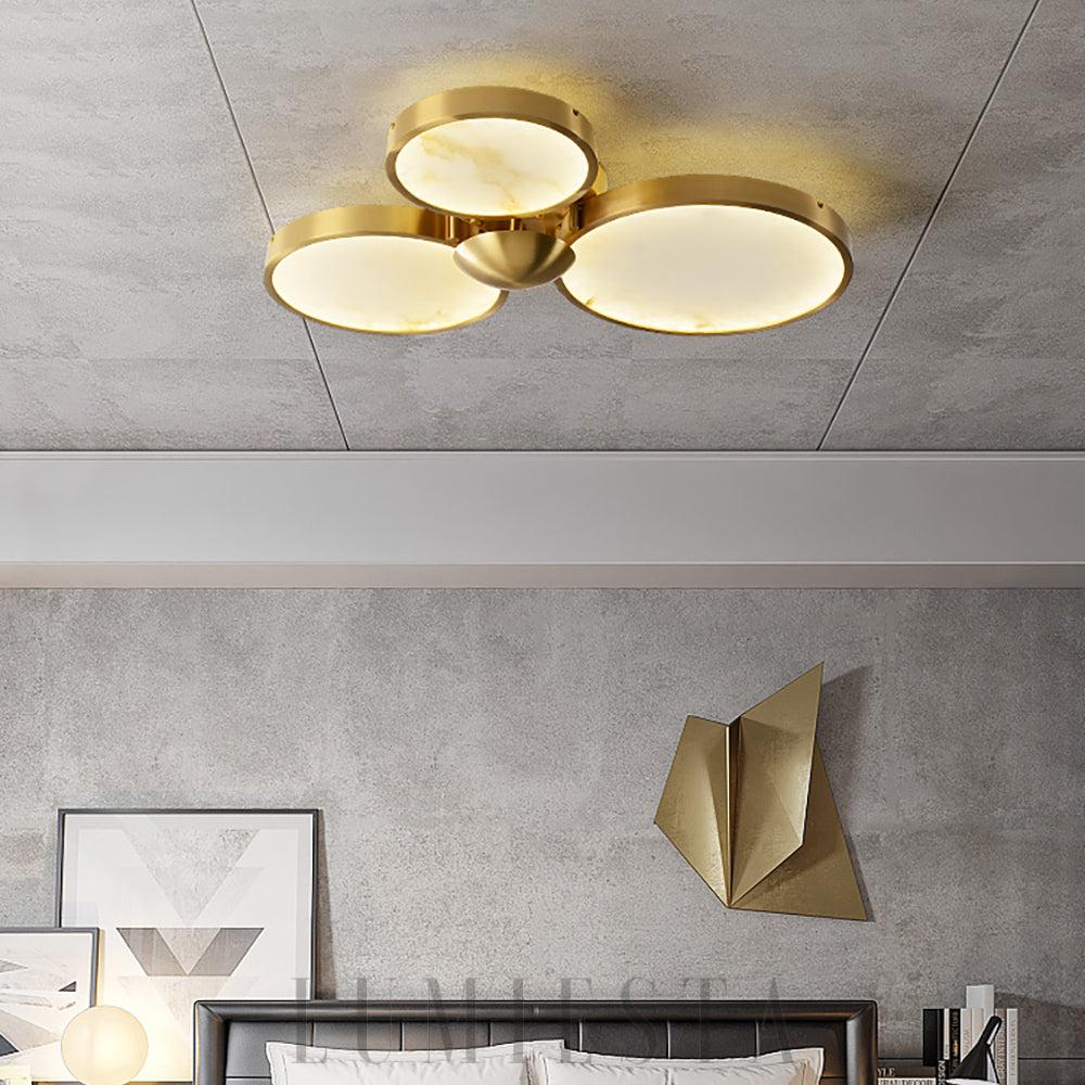Lampa sufitowa Alabaster w nowoczesnym stylu złoto biała